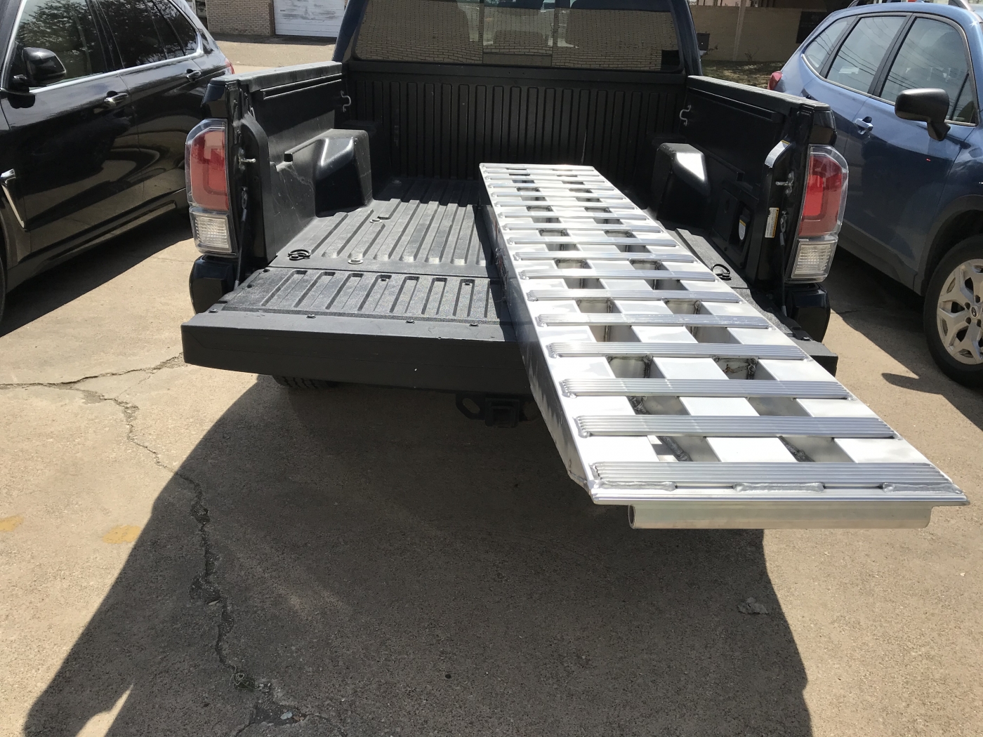 SINGLE 8 foot long 23,000 pound aluminum ramp